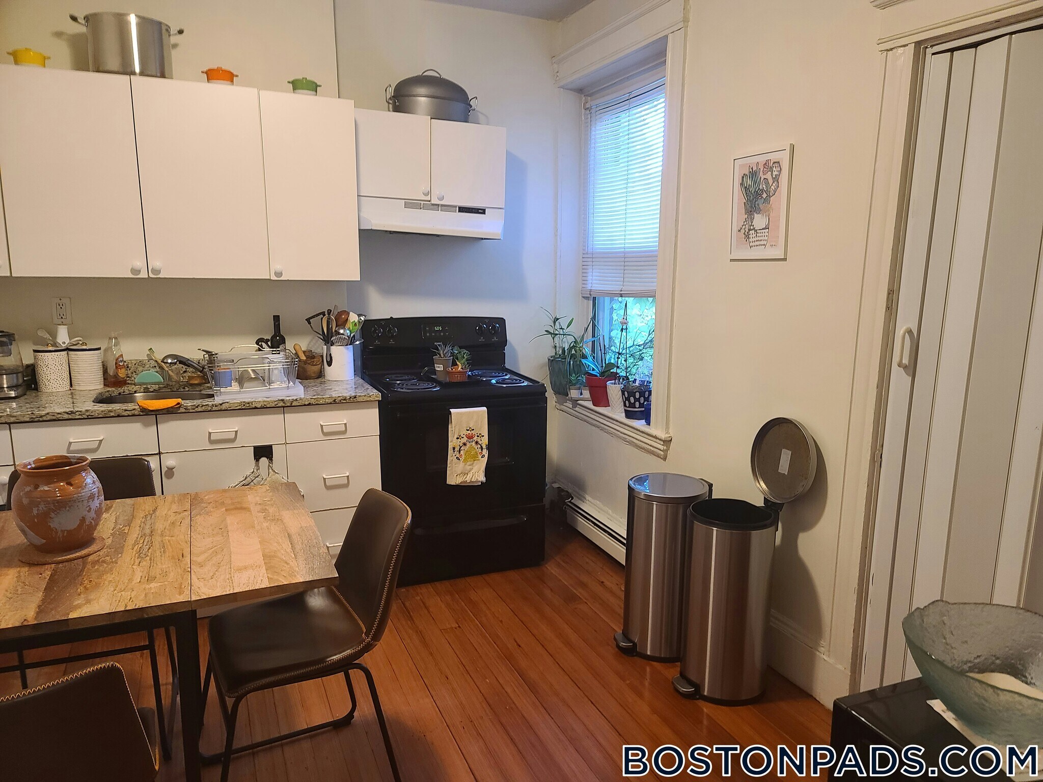 Building Photo - 208 Winthrop Rd