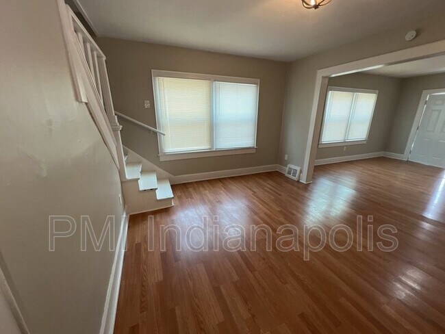 Building Photo - 310 N Riley Ave