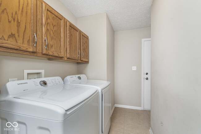 Building Photo - 381 Longview Bend