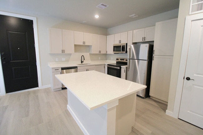 B1 Kitchen - Paraiso At Nordling