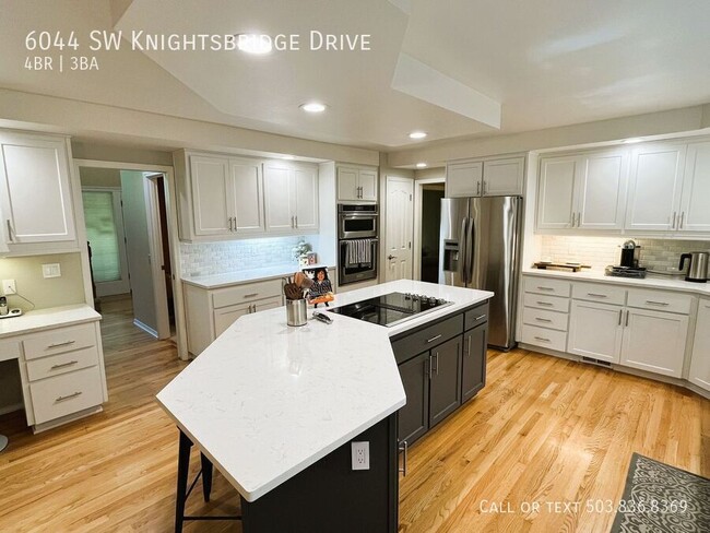 Building Photo - 6044 SW Knightsbridge Dr