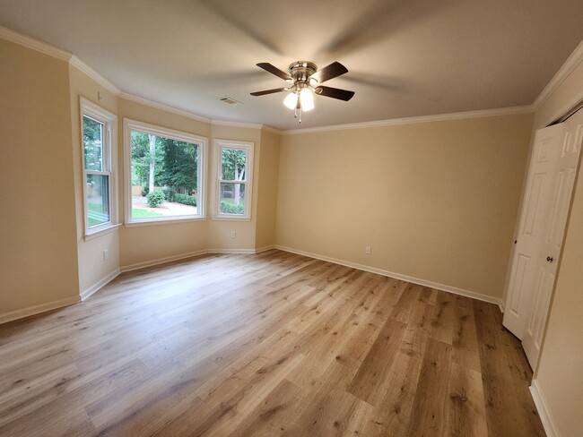 Building Photo - Executive Rental in Lake Redwine Community, 4 Bedrooms and 2.5 Baths 2 Car Garage - Newnan, GA