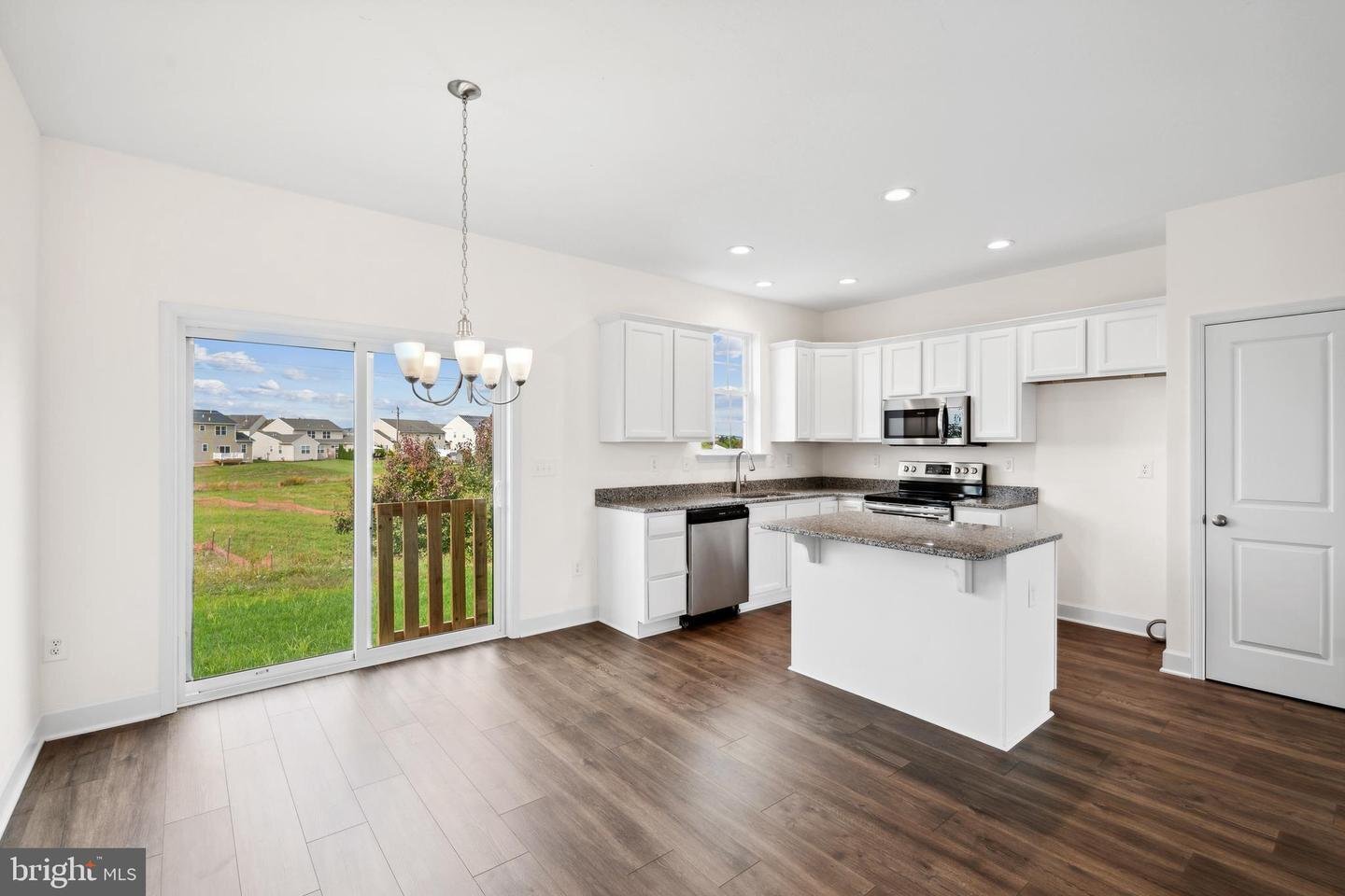 Building Photo - 3807 Castle Dr