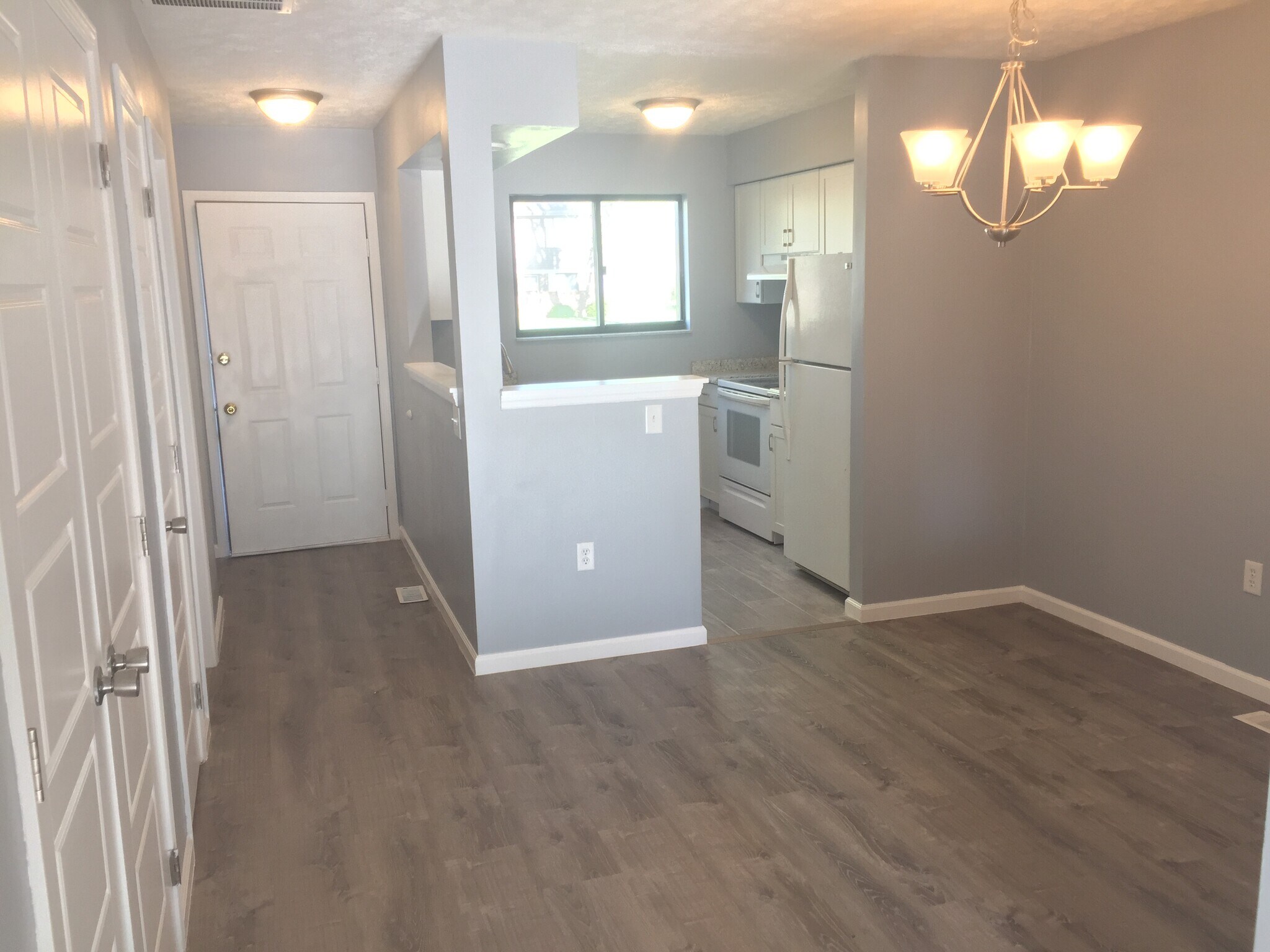 Building Photo - 7767 Betsy Ross Cir