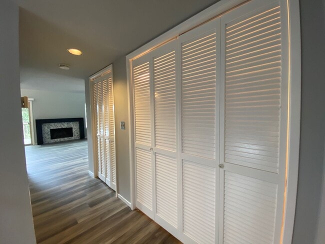Building Photo - Updated Two Bedroom, Two Bath Condo