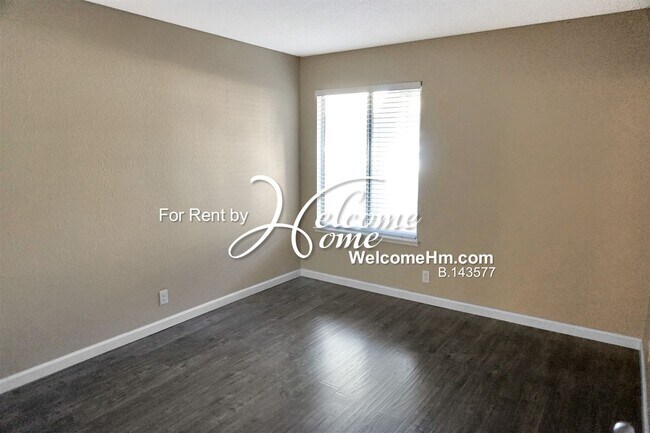 Building Photo - Convenient & Cozy Ground Level Condo Near ...