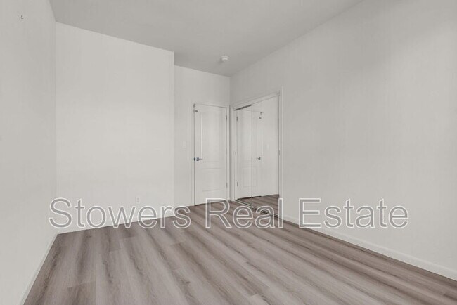 Building Photo - 1162 Waverly Cir