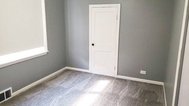 Building Photo - 28833 Groveland St