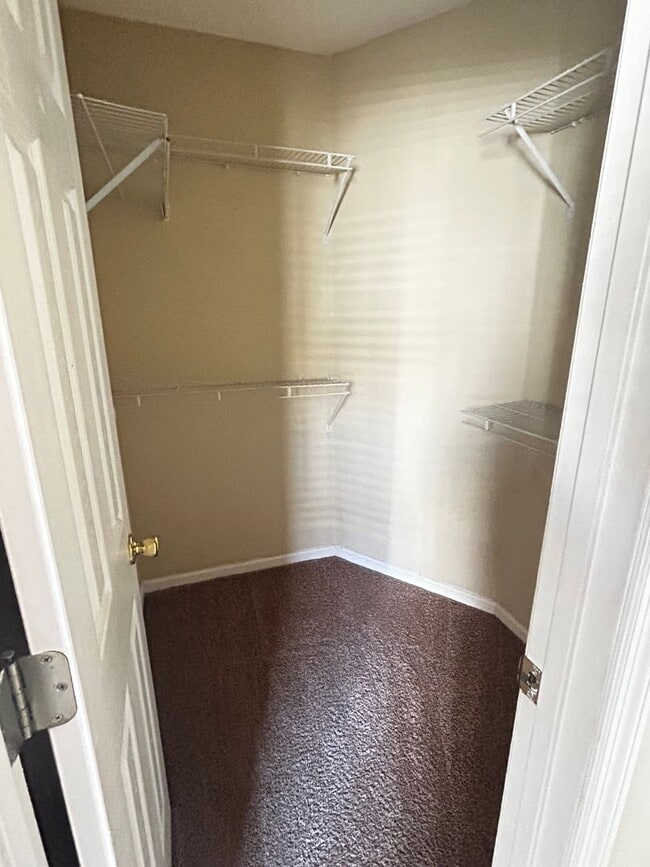 Building Photo - 4044 Chadwyck Dr