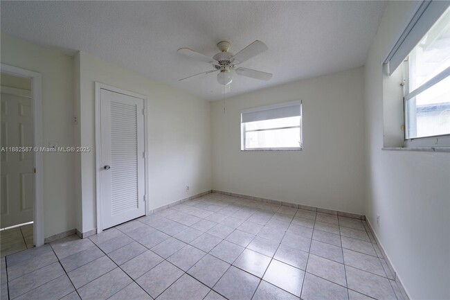 Building Photo - 2702 NW 51st Pl