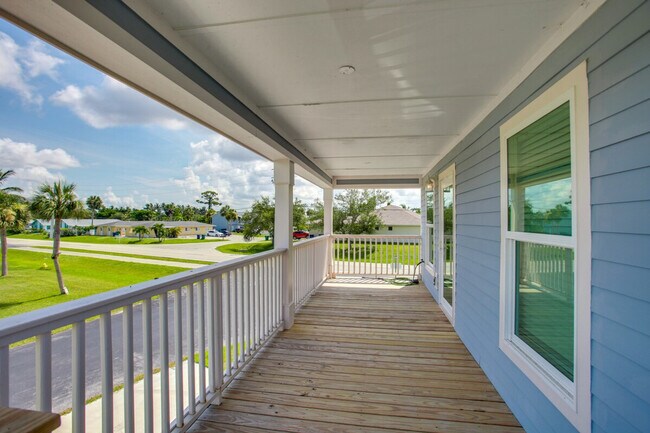 Building Photo - 13611 Catbird Dr