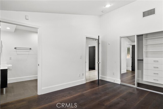 Building Photo - 16544 Park Ln Dr
