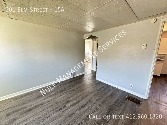 Building Photo - 201 Elm St