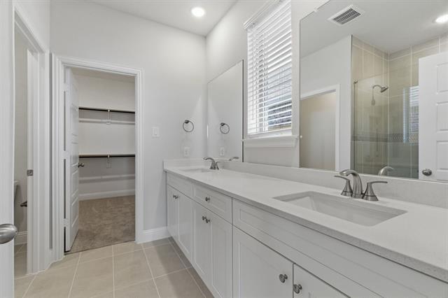 Building Photo - 2020 Beeflower St