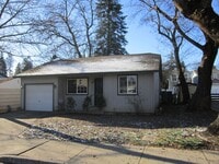 Building Photo - Charming Downtown CDA Home