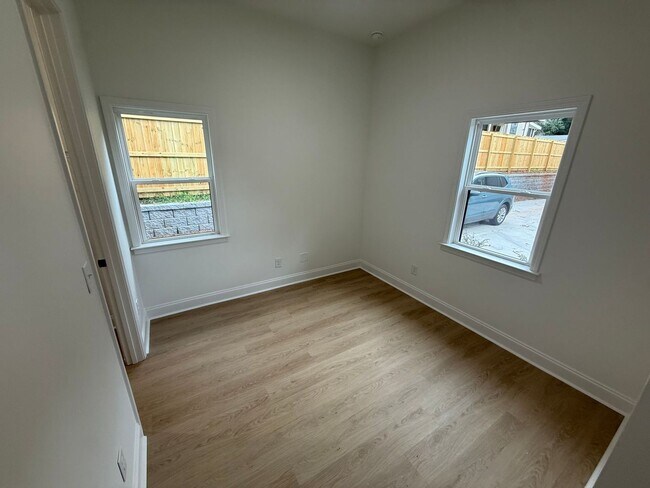 Building Photo - PRE- LEASING FOR MAY 1ST 2026!