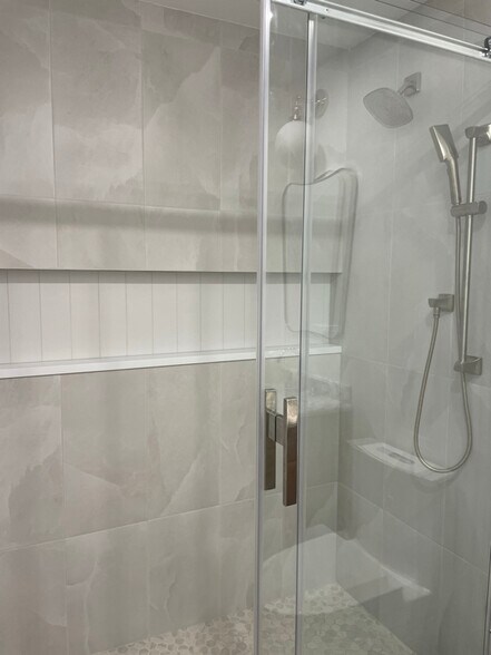 Building Photo - 314 Springfield St