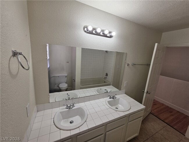 Building Photo - 1590 Mustang Dr