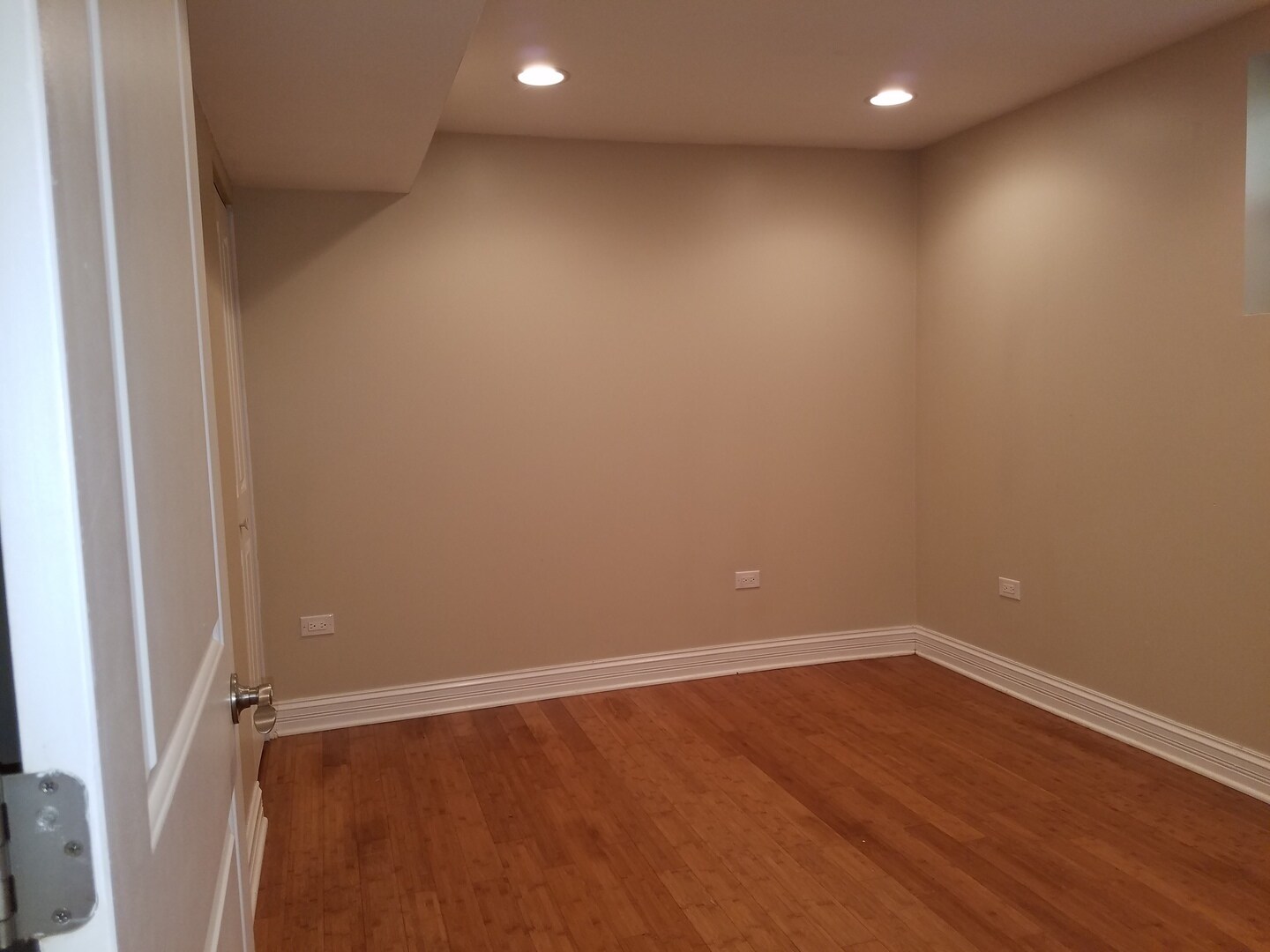 Building Photo - 1702 W Summerdale Ave