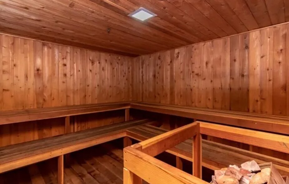 Building Photo - 902 Camino Real