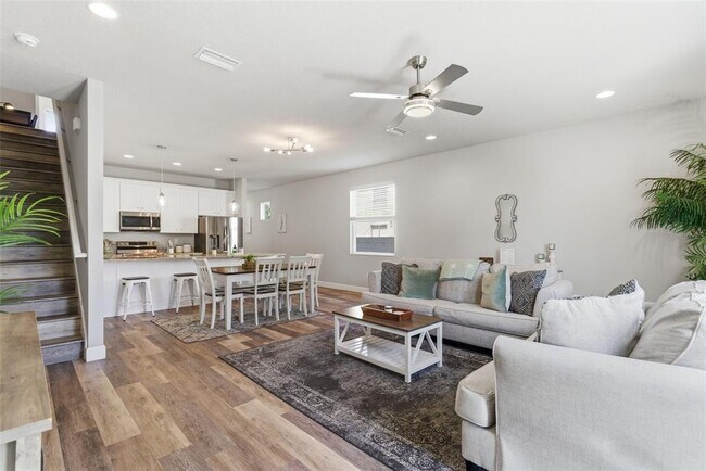 Building Photo - 3902 W Everett Ave