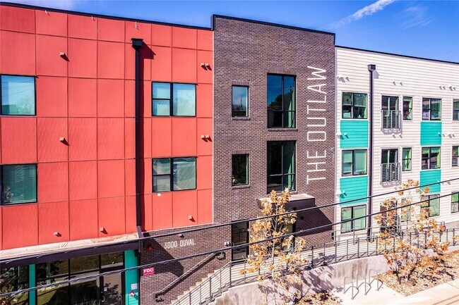 Building Photo - 3000 Duval St