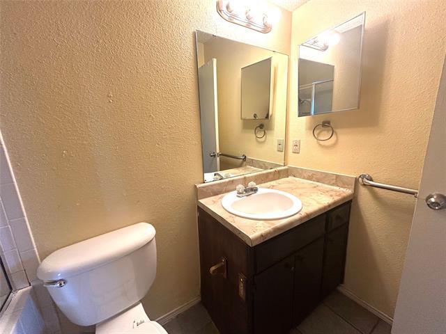 Building Photo - 2303 Lido Ln