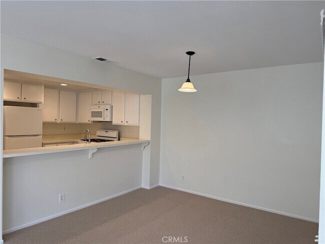 Building Photo - 167 Greenfield