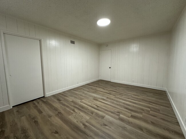 Building Photo - 13051 Baker Ave