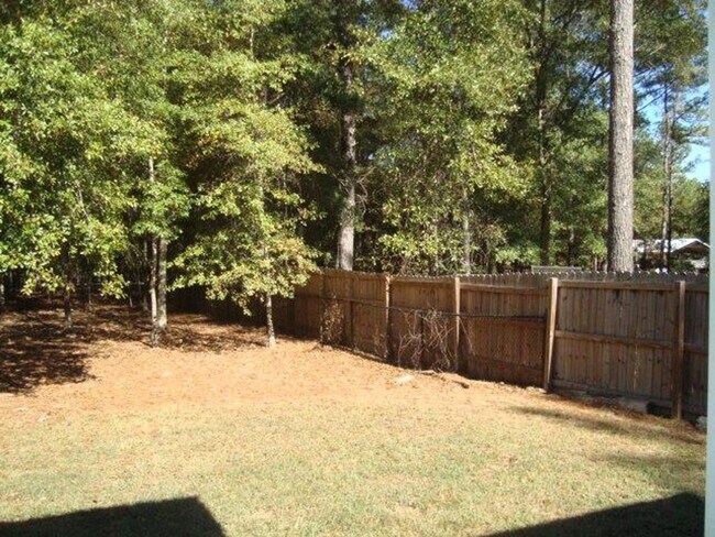 Building Photo - Home in Phenix City available to rent 10/2...