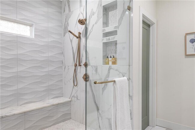 Building Photo - 1393 Glenwood Ave SE