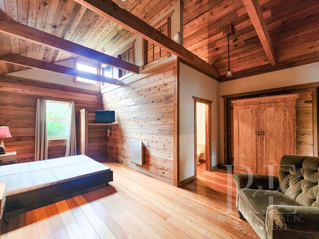 Building Photo - Historic Reclaimed 1890 Barn Turned Eclect...