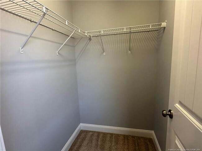 Building Photo - 2149 Heathcote Dr