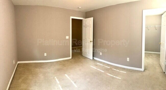 Building Photo - 6205 Park Leaf Walk