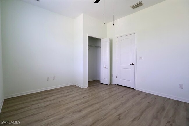 Building Photo - 2338 Heydon Cir E