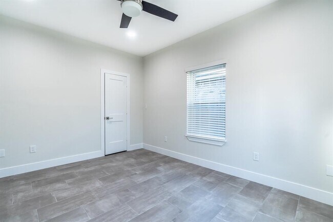 Building Photo - 1116 Ryon St