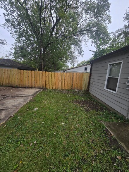 Building Photo - 21648 Gailine Ave