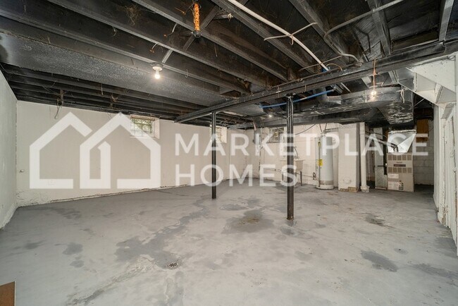Building Photo - 9692 Outer Dr E