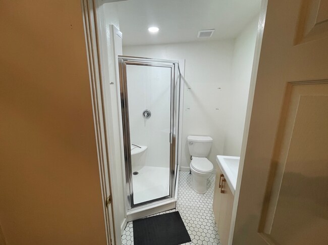 Building Photo - 30 E 300 N