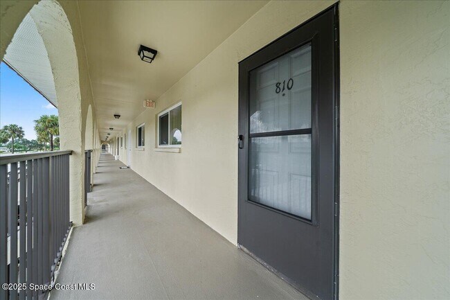 Building Photo - 201 St Lucie Ln