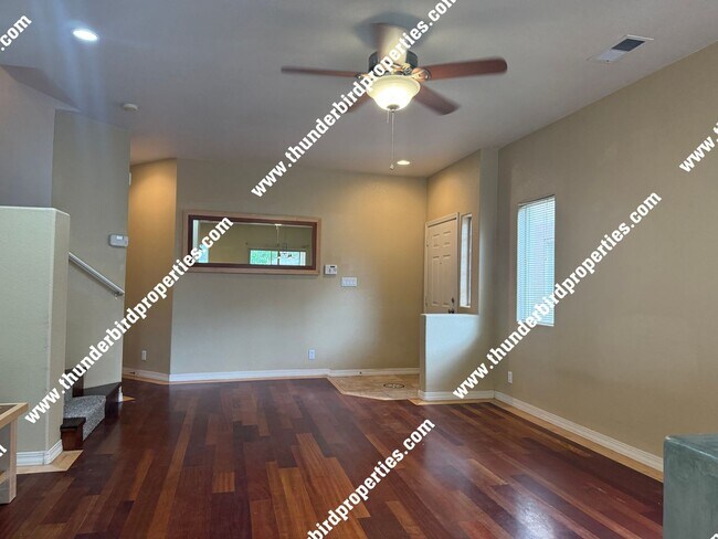 Building Photo - Gated Community available NOW!