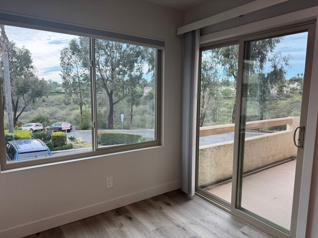 Building Photo - Welcome to this stunning Tierrasanta 1-bedroom, 1-bathroom