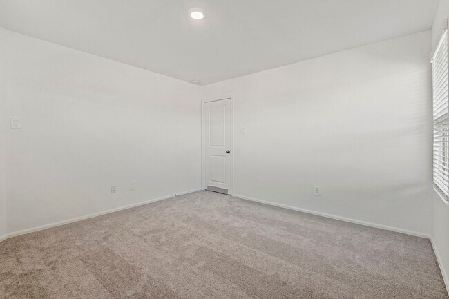 Building Photo - 17194 Quaking Aspen Ln
