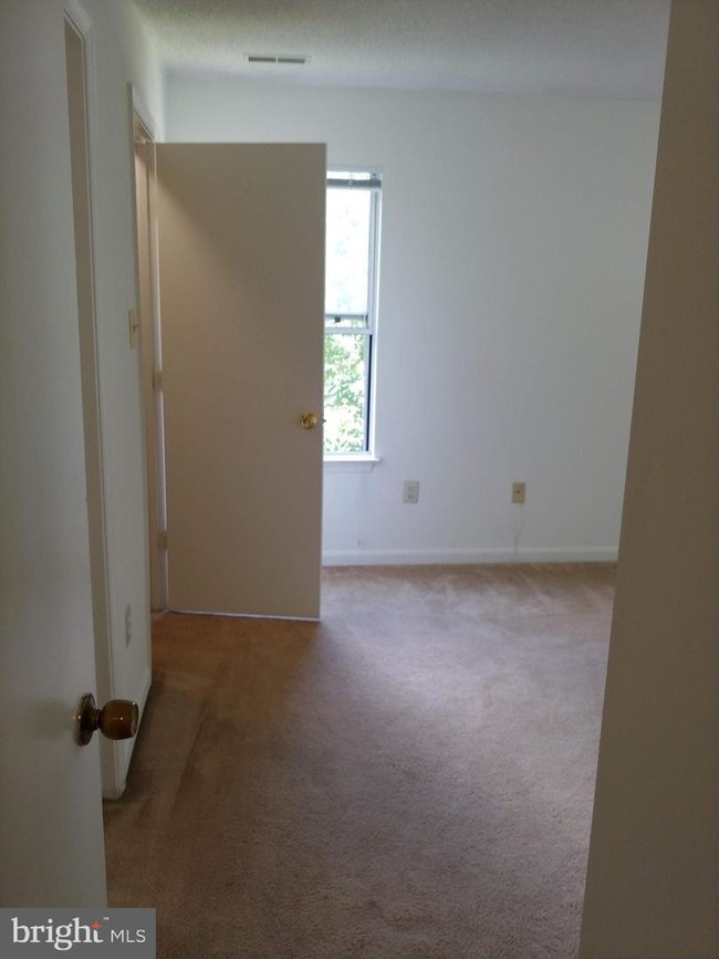 Building Photo - 2600 Camelback Ln