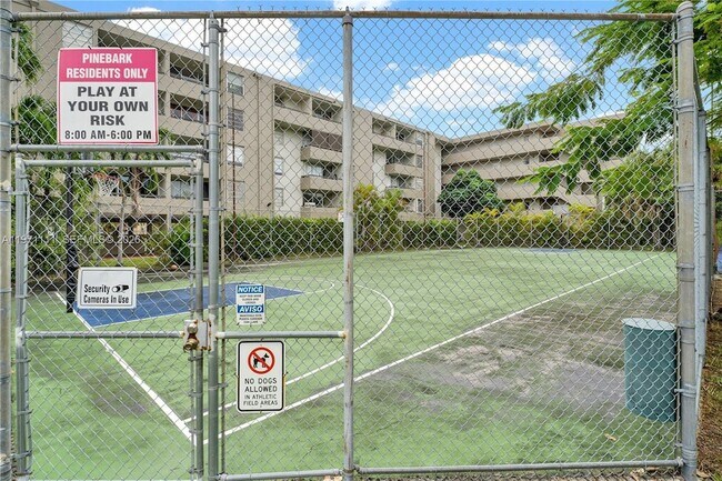 Building Photo - 830 NW 87th Ave