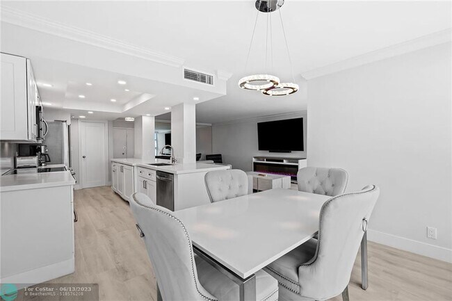 Building Photo - 1620 S Ocean Blvd