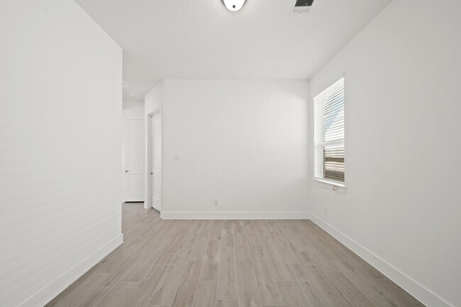 Building Photo - 1203 Watermont Dr