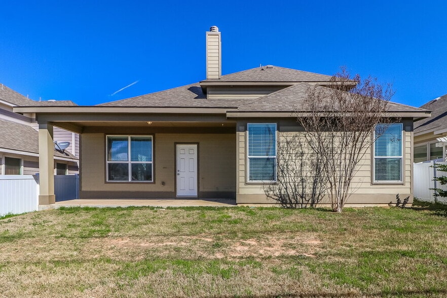 Building Photo - 5020 Cassidy Ln