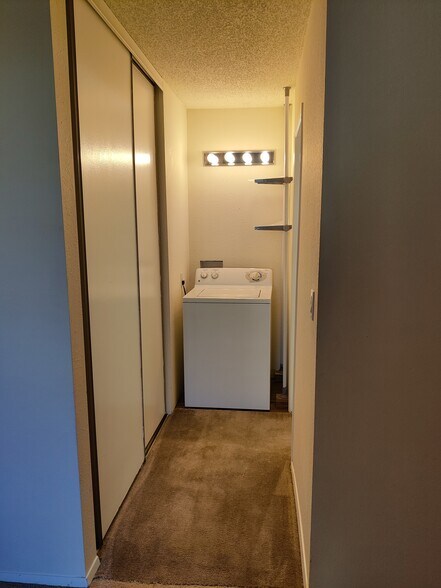 Building Photo - 12429 NE 130th Ct