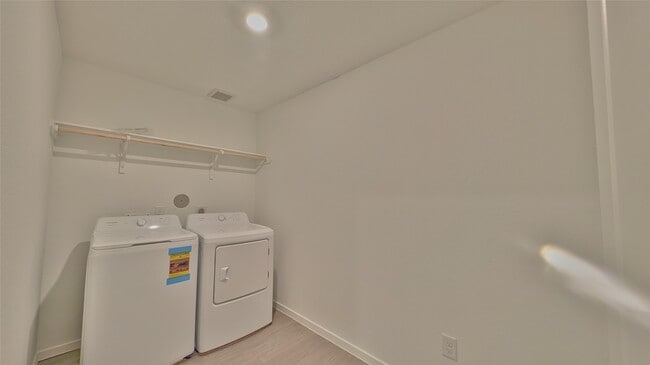 Building Photo - 16806 Old Wagon Wy